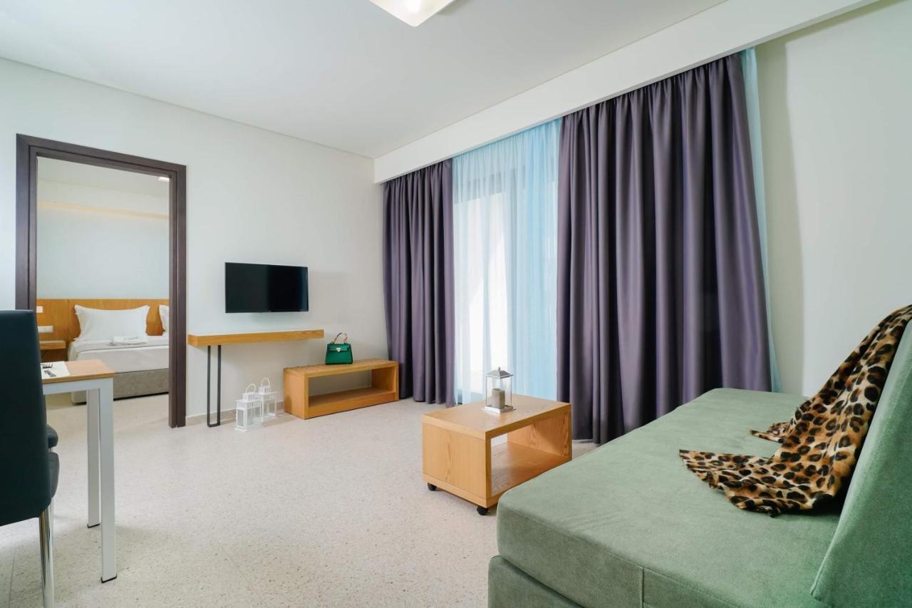 Encanto Village -apartments * Potos