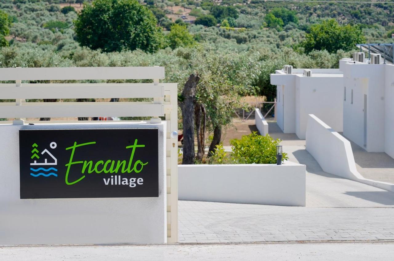 Encanto Village -apartments * Potos